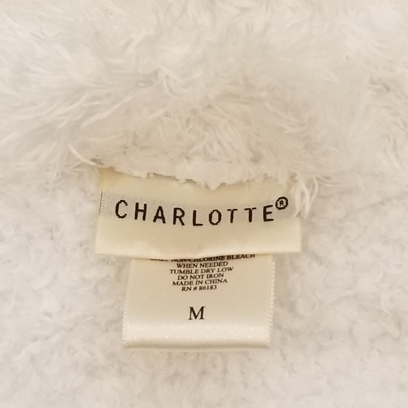 White Plush Robe - Picture 4 of 5